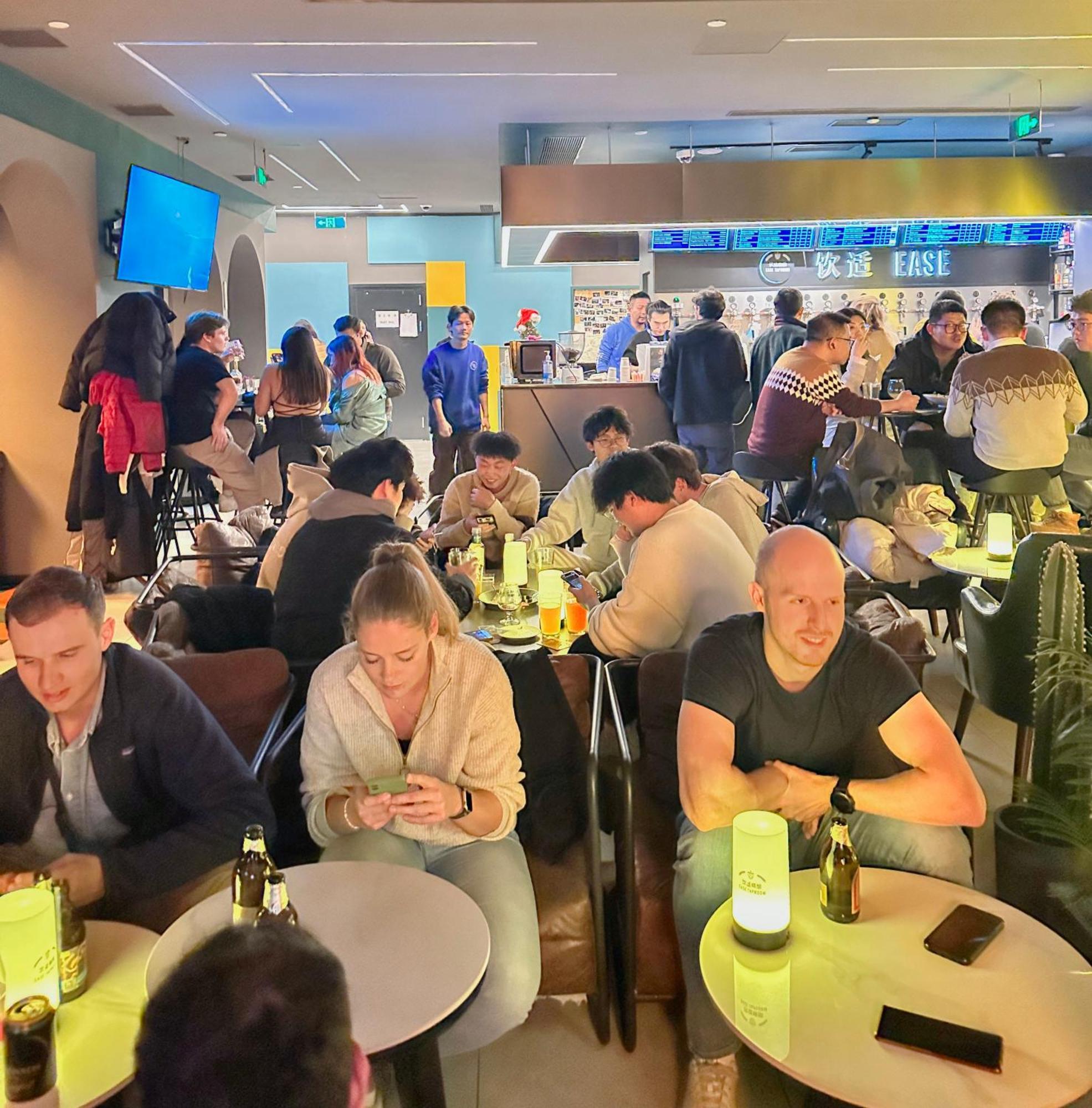 Dayin International Youth Hostel - Near East Nanjing Road & People'S Square & The Bund -Large Social Area -Bar -Cafe -Gym -Free Laundry Luggage Storage -24H Front Desk -English Service Shanghai Exterior photo